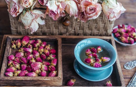 40岁女人保持少女心是什么体验,40岁女人怎样保持年轻感吃什么