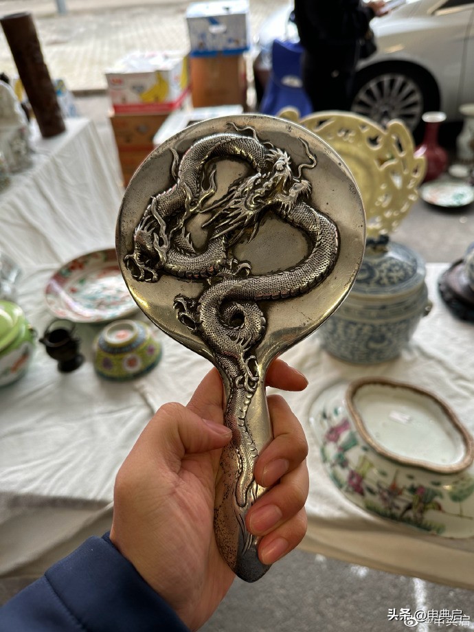 在博洛尼亚，和所有华人古董商人集合，和意大利人“抢”宝贝