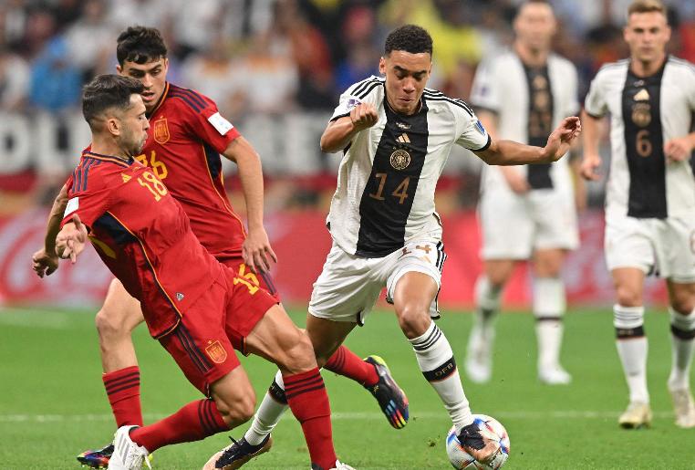 德国足球连败迷失方向,德国足球传控克洛泽