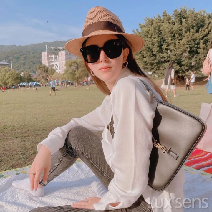 它是今年冬天最受欢迎的单品之一,它才是年度最火的包包