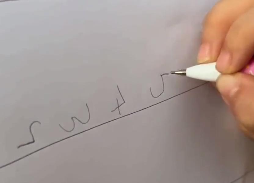 浙江一女孩从1写到10，自带镜像效果爸爸笑翻，每一笔都出乎意料