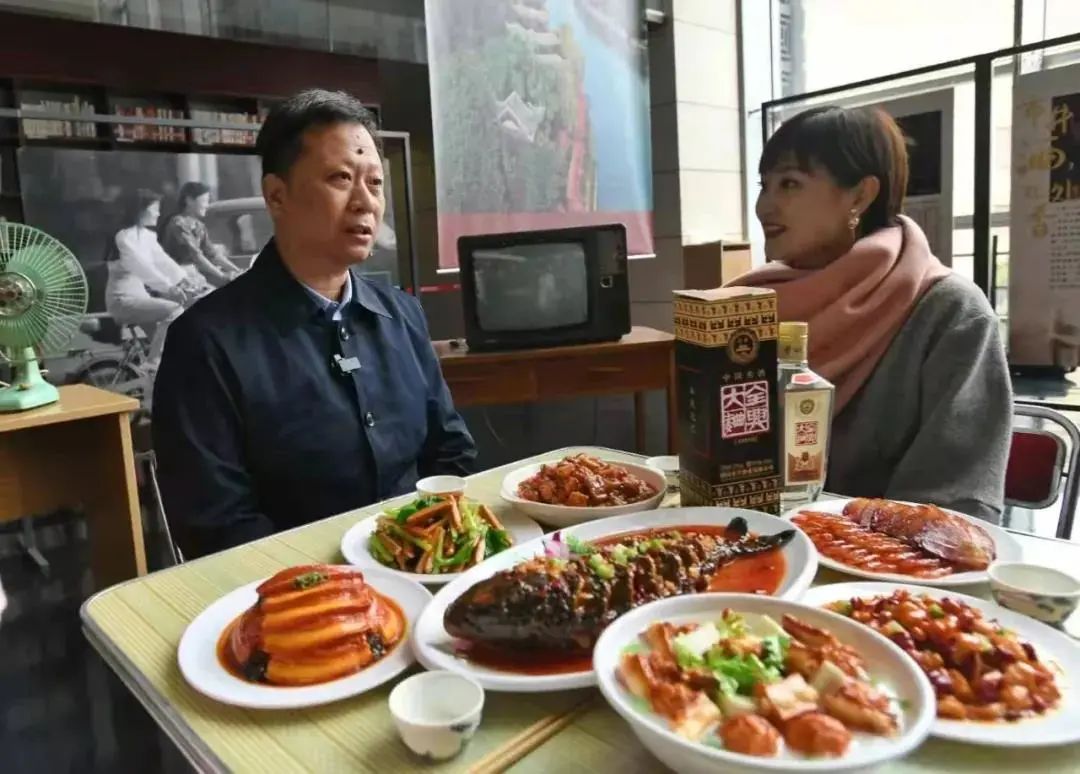 一瓶酒如何唤醒城市记忆?根据地市场实战样本