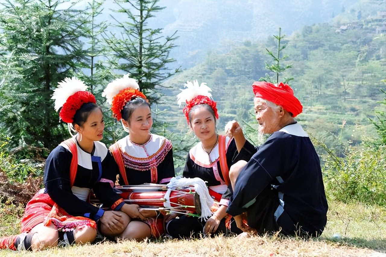 白裤瑶族女子着装,白裤瑶族服饰真实图片