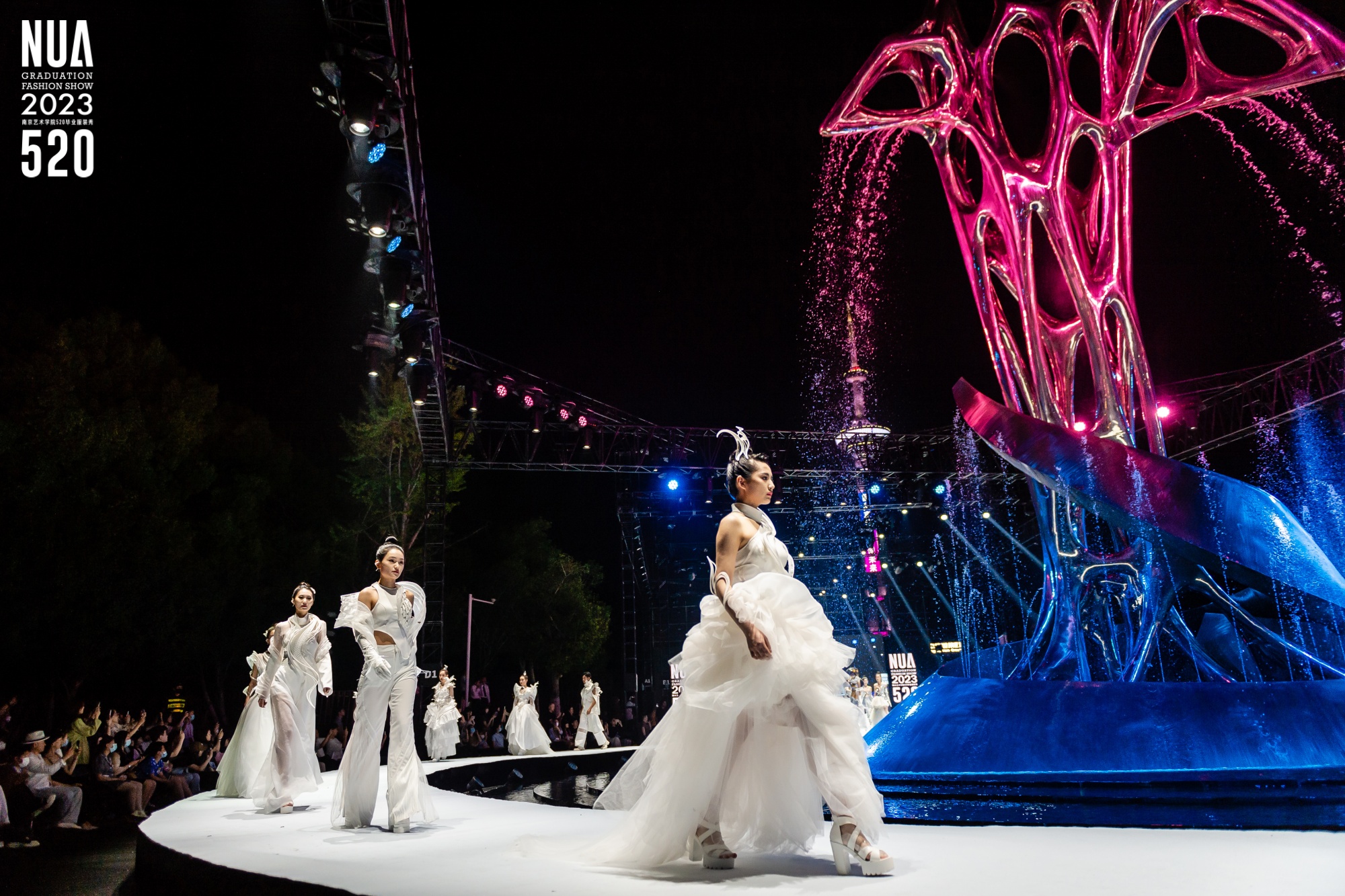 服装设计师马可设计作品,顶尖的服装设计师的设计稿