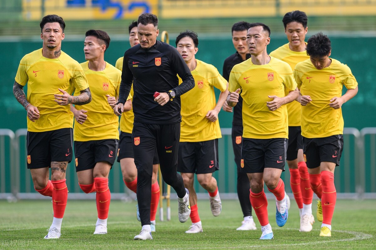 新西兰排名105但绝非鱼腩，国足想赢球并不容易，此前三战三平