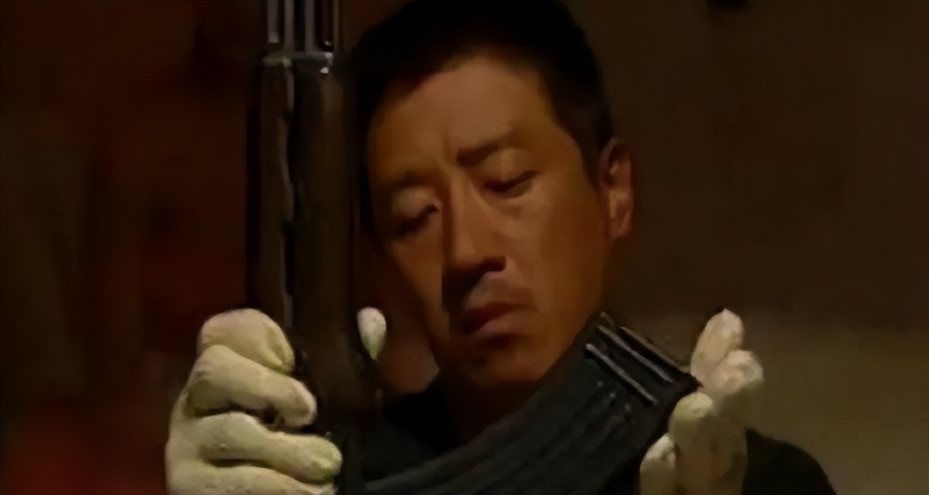 他靠演“白宝山”出名，64岁再获奖，出道40年无绯闻，金星：干净