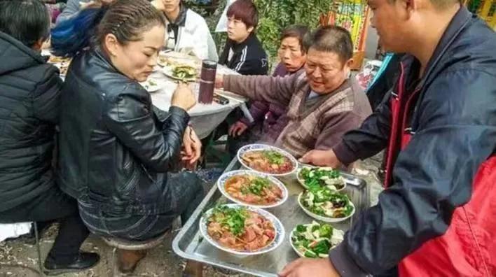 随礼200元的农村大席，跟我想的不太一样，大家看看值不值