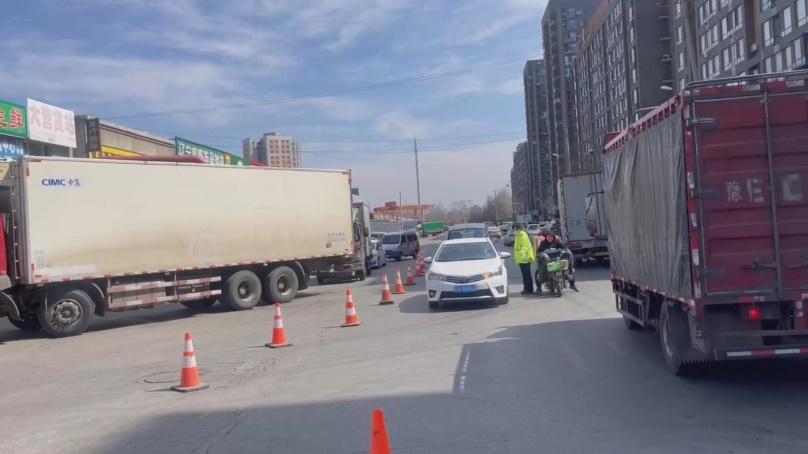沈阳交警五项举措保障运输“生命线”守护百姓“菜篮子”、“米袋子”
