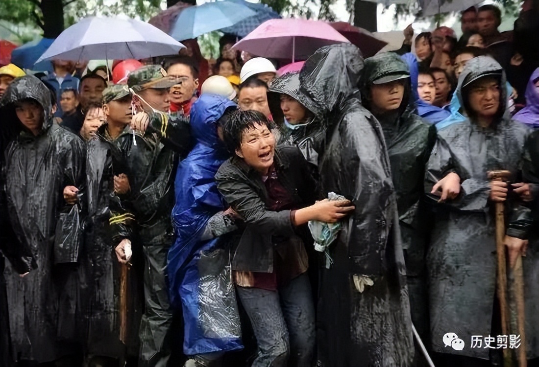 汶川地震15周年：100张照片，100个让人泪流满面的瞬间