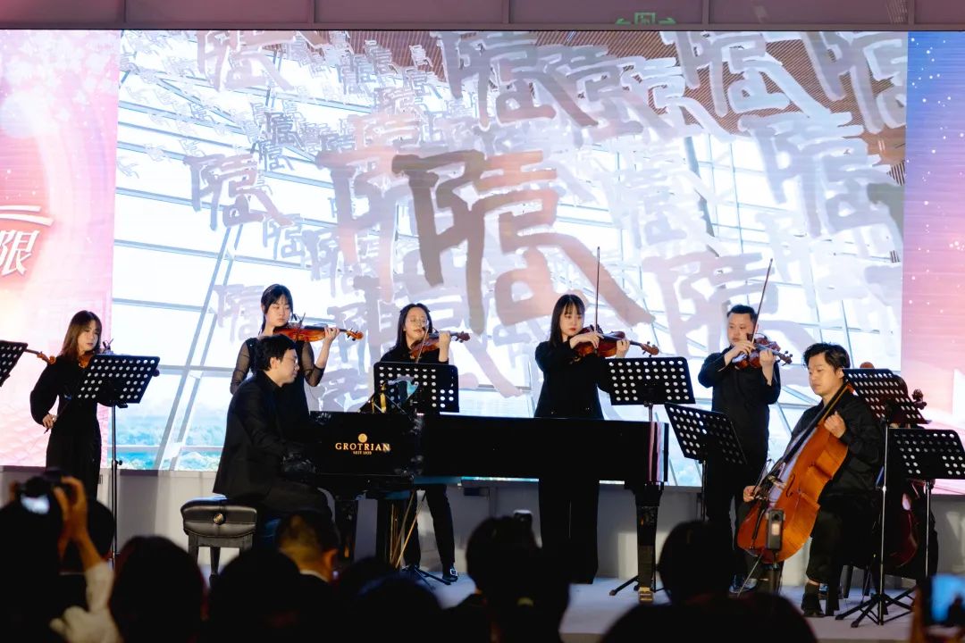 提灯夜游拍照姿势,提灯夜游天街