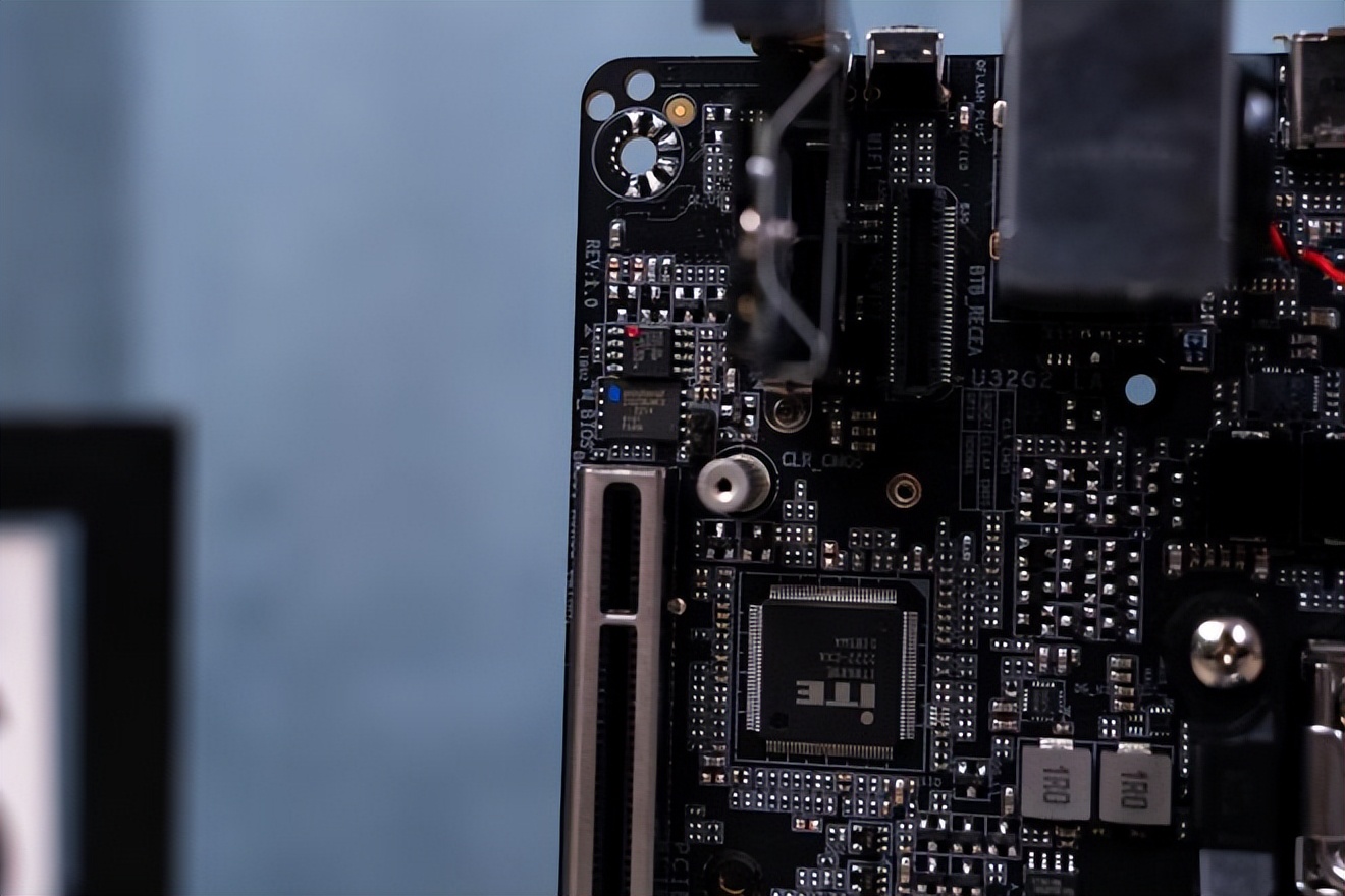 技嘉b550i主板拆解,技嘉b650iaorusultra主板图解