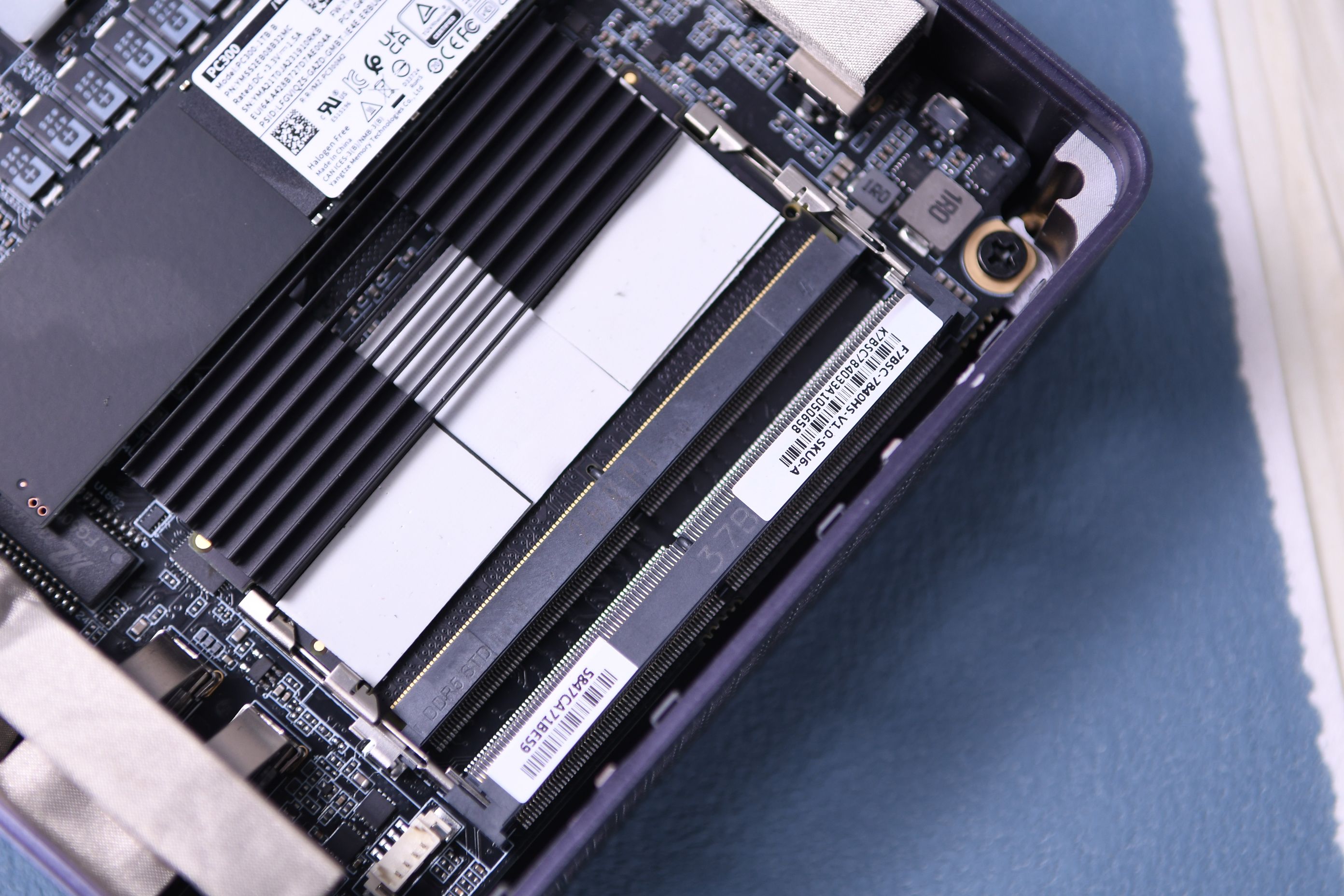 r77840h游戏笔记本,r7-7840hs机械革命