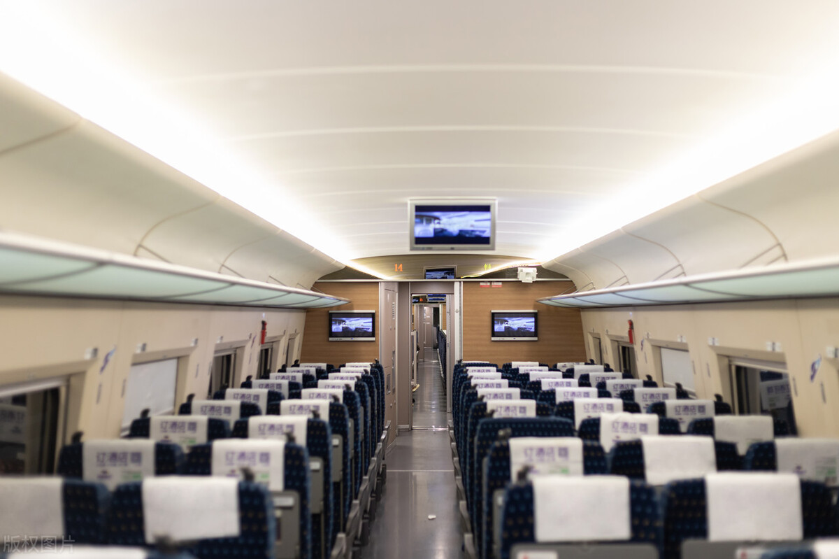 能让无数人回家的12306，一个卖票软件，还能吊打马斯克的系统？