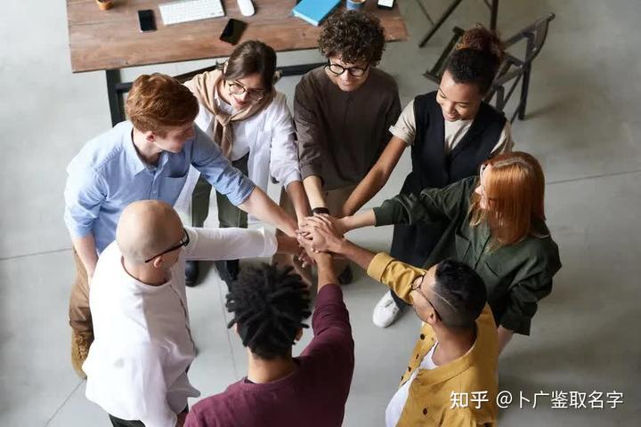 比较顺口的公司名两个字,有哪些朗朗上口的公司名字