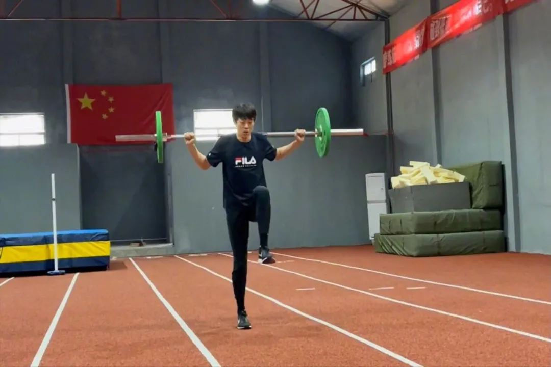 张国伟自愈的视频,张国伟最好成绩