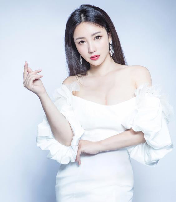 那些靠身材走红的女明星,靠身材博眼球的明星