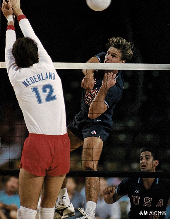 从排坛小鲜肉，到银发帅大叔-美国女排主教练基拉里