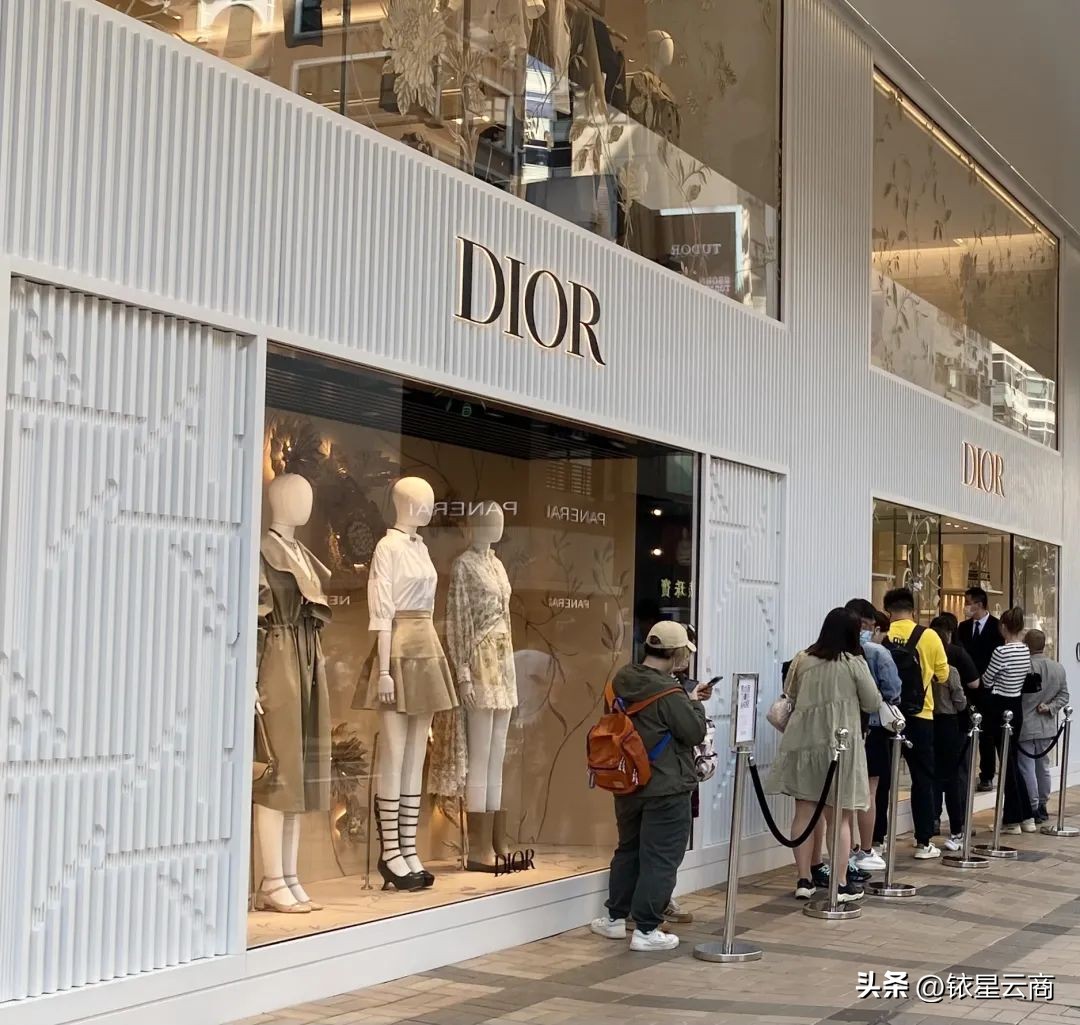 实探|全面通关以后，香港购物中心恢复“人从众”模式了吗？