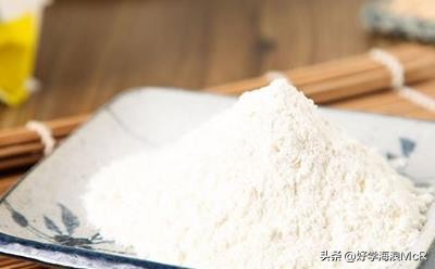 狗狗打喷嚏鼻涕有血怎么回事,狗狗经常哼哼喷鼻涕