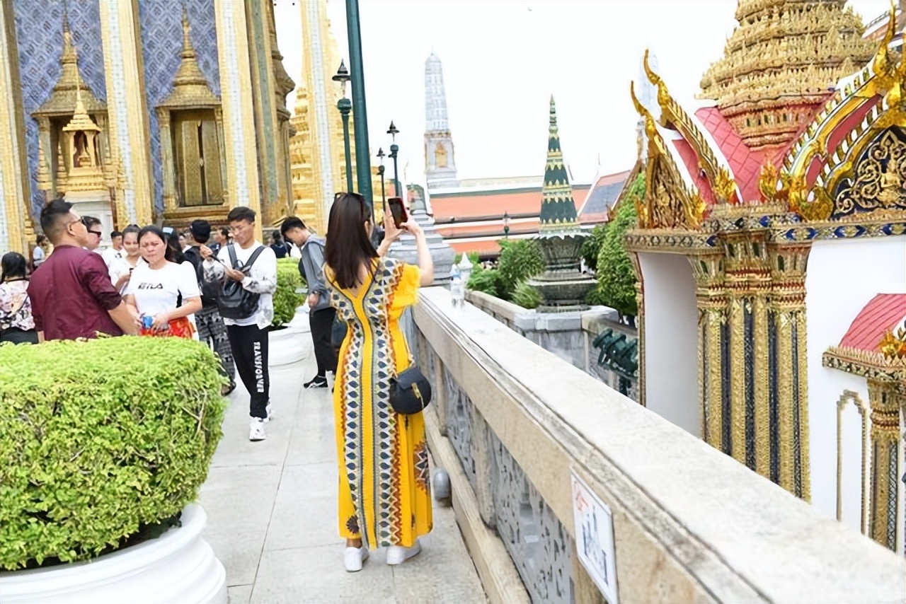 到香港旅游的内地游客,韩国游客游香港