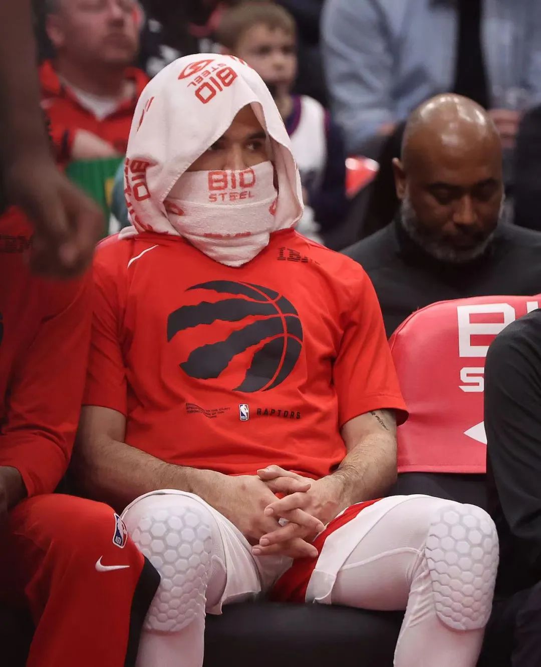 拒绝湖人8400万,拒绝勇士180万加盟湖人的球员