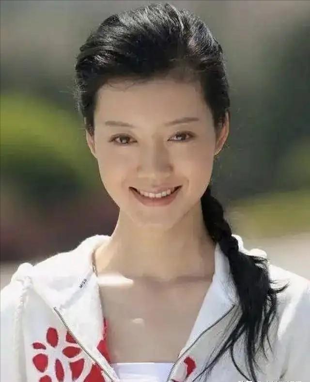 哪几个女明星的鼻子不好看,鼻子不好看的十大女星