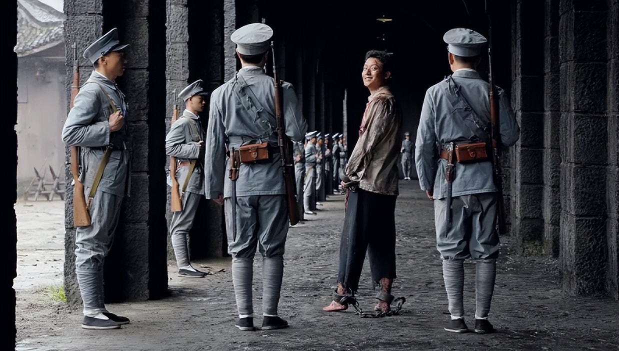 52岁演少女,借拍戏之名行咸猪手,影视圈这些畸形现象,该改改了