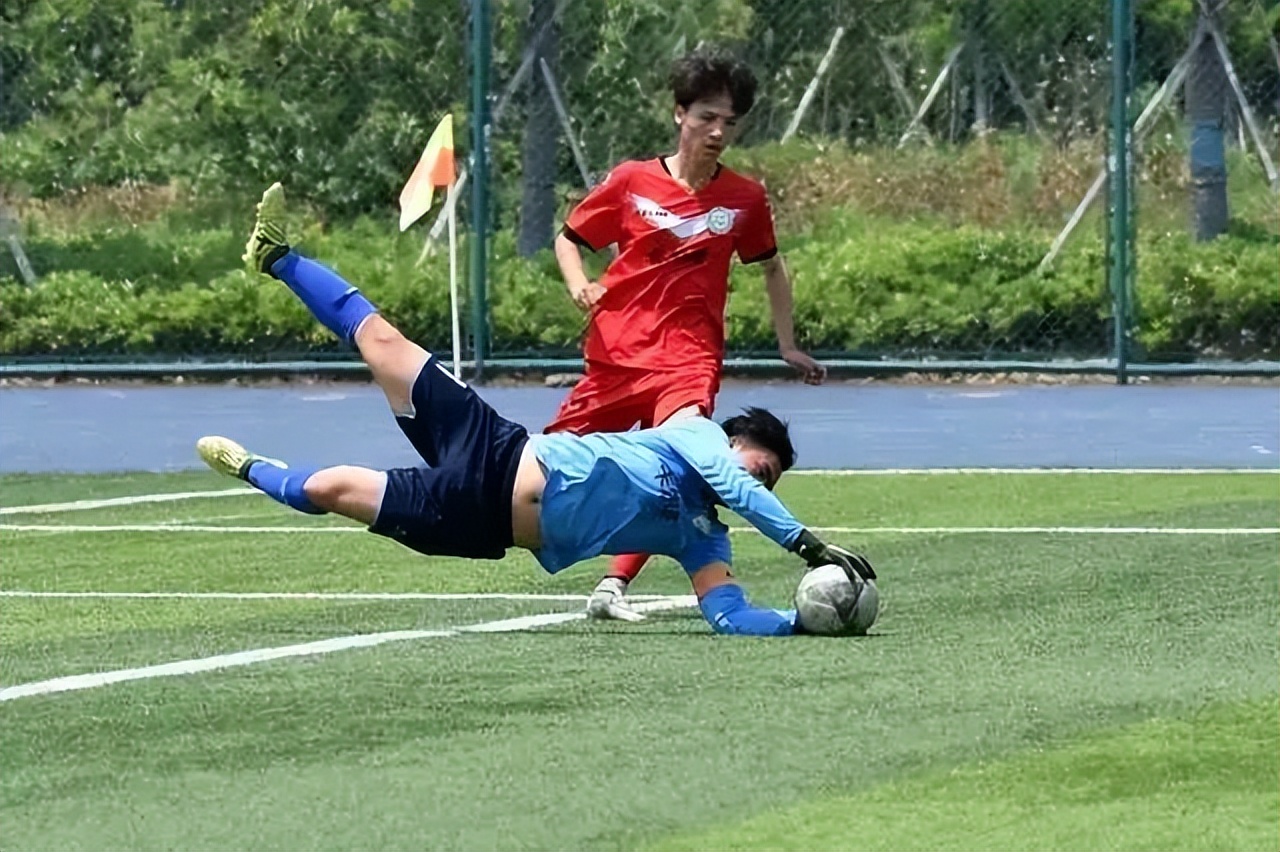 戴眼镜就不可以打篮球了吗,戴眼镜不适合打羽毛球吗