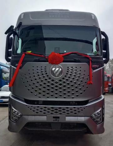 夫妻同心其利断金!开上欧曼银河580成就杨大哥夫妇“钱”里*途征**