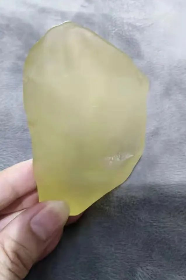 金丝玉为什么那么通透却不贵,为什么金丝玉不热