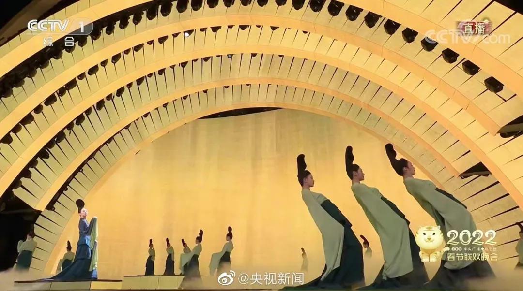 日本妹子把中式元素塞满屋，引全网调侃：您是被哪个东北人带大的