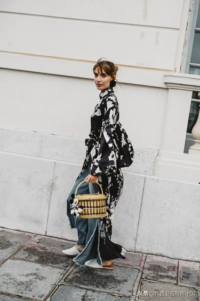 很热怎么穿,夏季天热怎么穿才够时尚