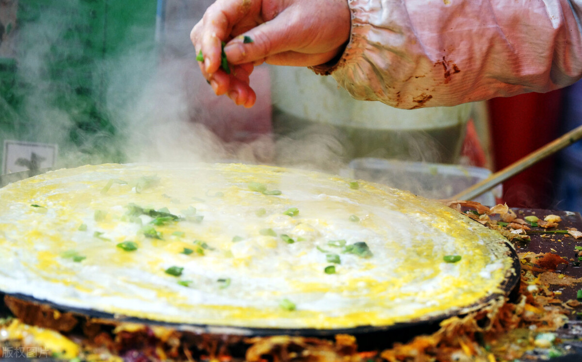 90后姑娘卖煎饼月入3万,阿姨卖油条月入3万