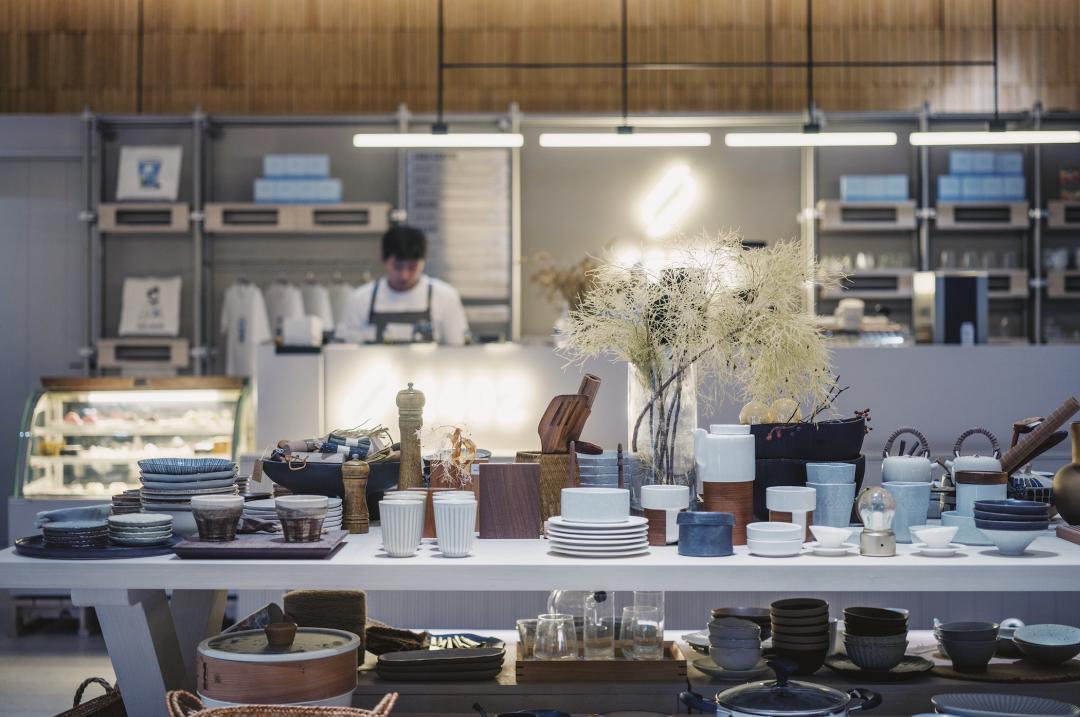 三亚沙滩和碧海蓝天,三亚有清澈的海水和美丽的沙滩