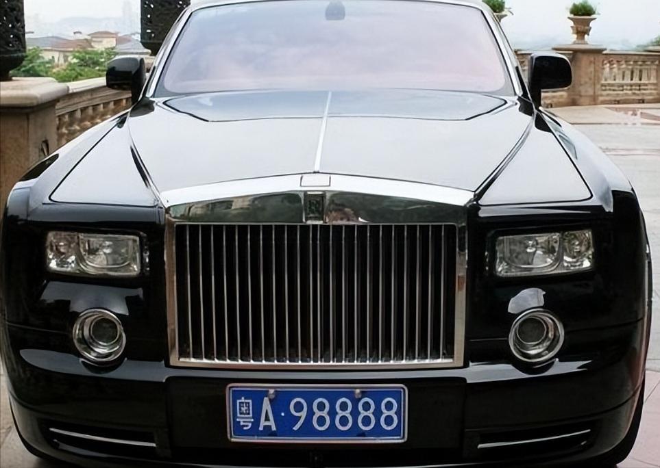 马斯克能还上许家印所欠的钱吗,马斯克当全球首富后屡遭逼捐