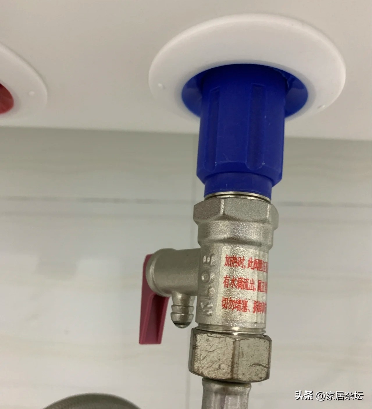 热水器爆炸的早期征兆有什么症状,热水器爆炸一般是电的还是燃气的