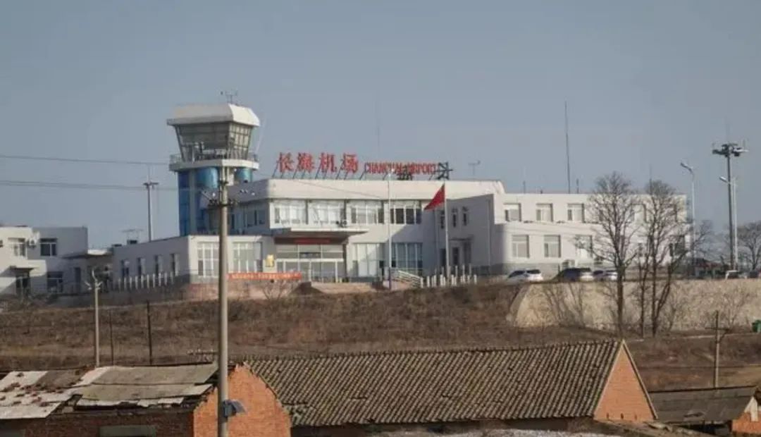 盘点那些离谱的飞机场,全球公认最鸡肋的飞机场