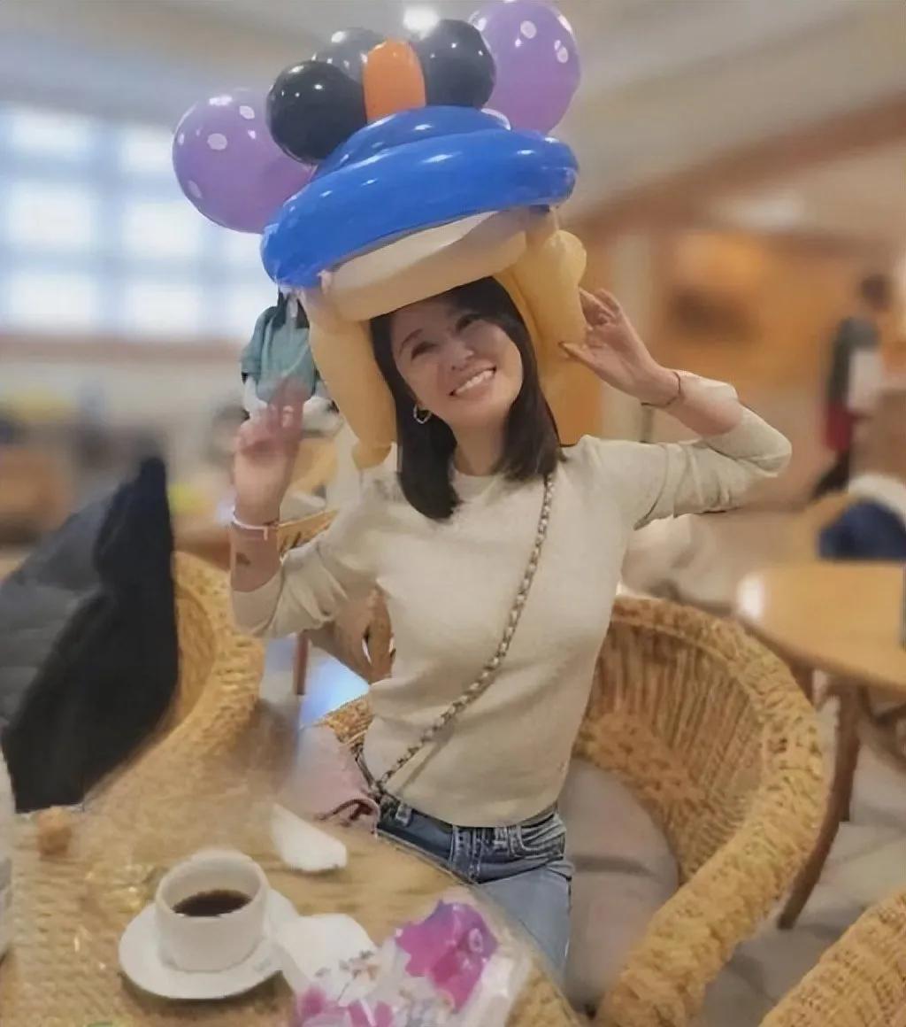 林心如霍建华为女儿庆生图片,林心如霍建华和女儿同框