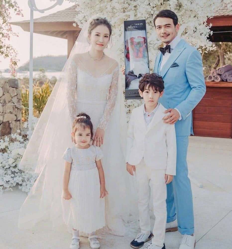 杨烁现实中的妻子,杨烁个人资料和老婆