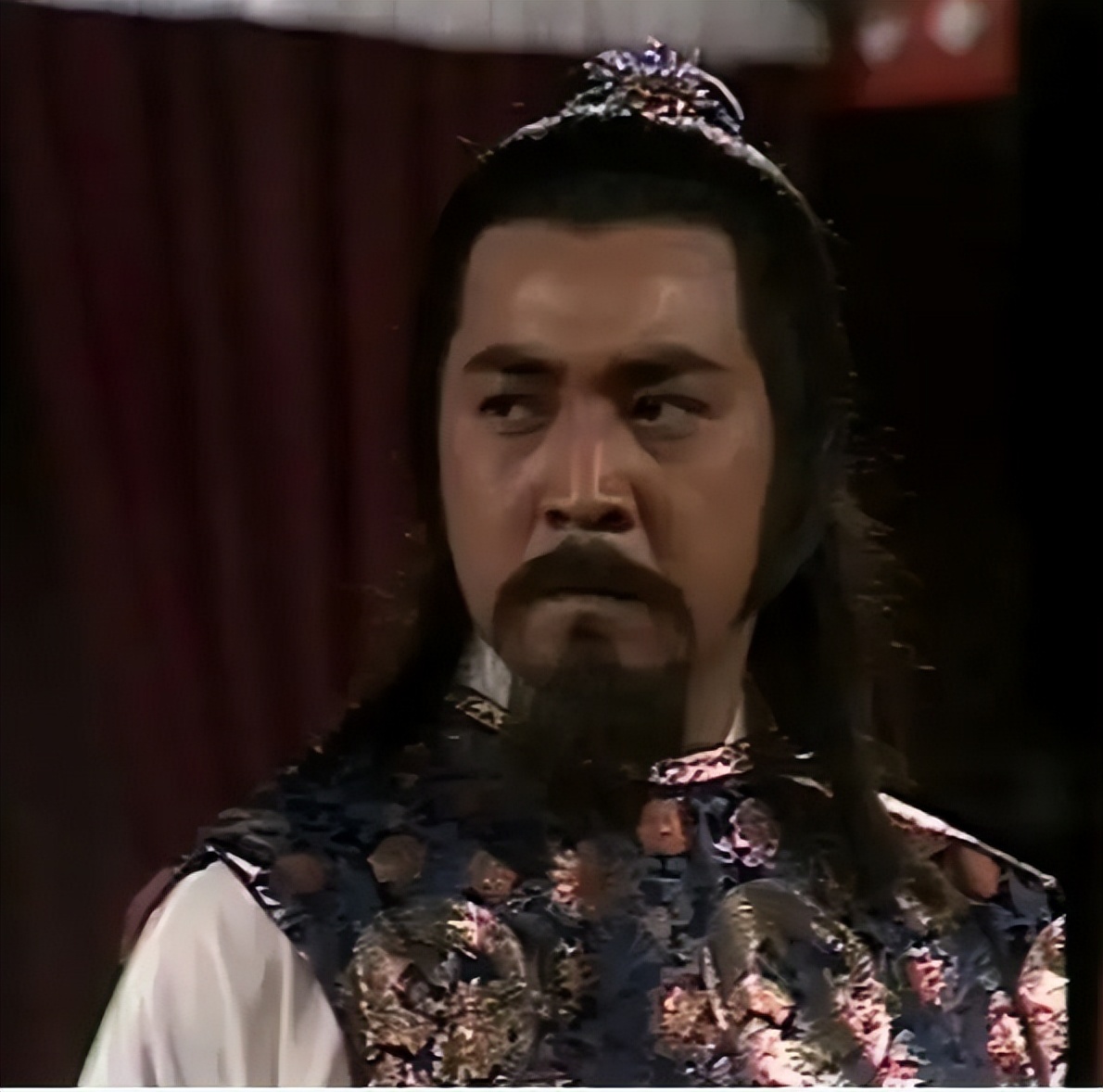 数次“站错队”，却依然逆袭的五代雄主