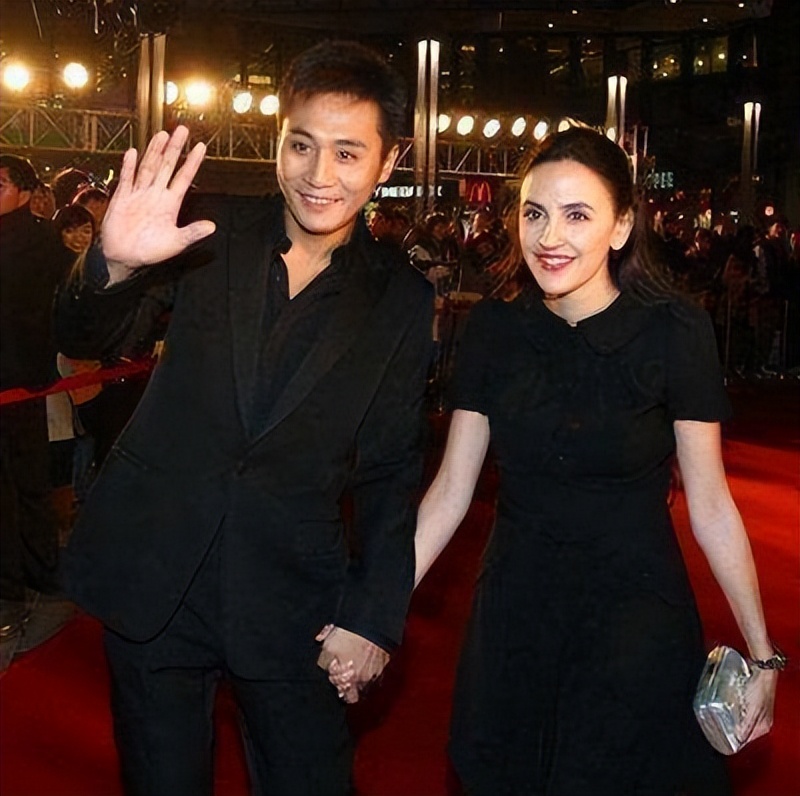 嗑着瓜子领了华表奖，走出谢娜的阴影，这一次刘烨没有遗憾了！