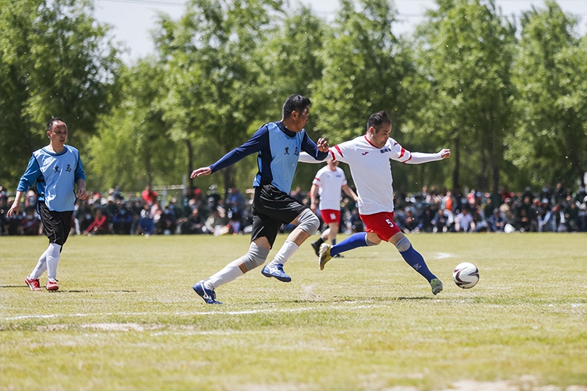 足球草根球员励志故事,草根足球励志故事视频