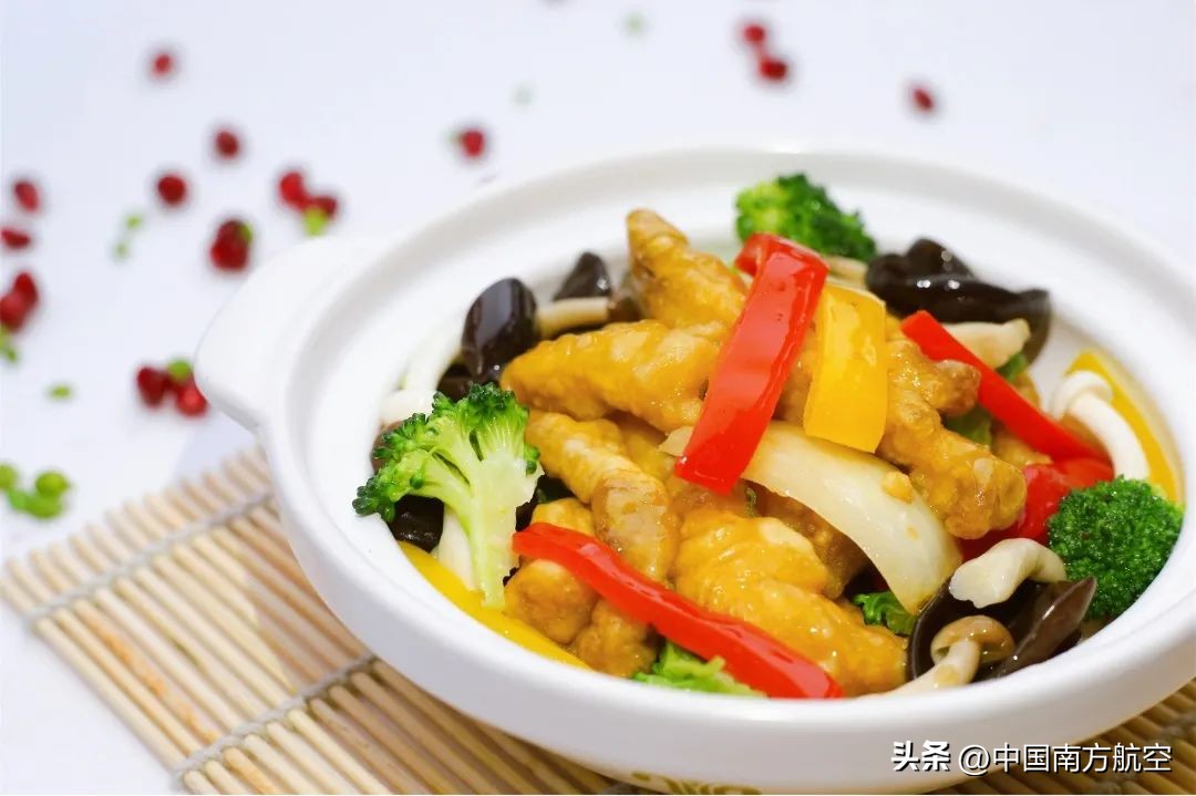 南航国际航班付费经济舱,南航飞机选餐流程