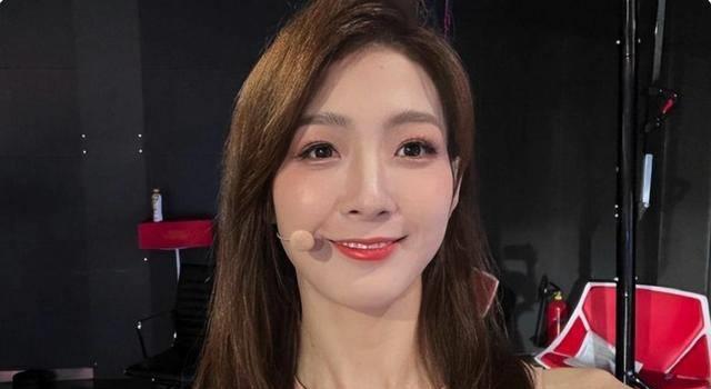 超级名模登场,超级漂亮主持人