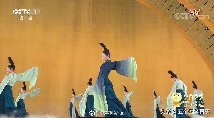 马凡舒受央视力捧,马凡舒主持足球杯