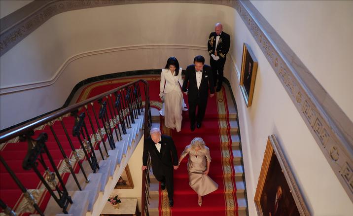 韩第一夫人穿军装,访美韩国第一夫人