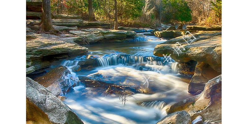 年年过生日女儿都迟到,今年我去接她,到门口后我愣了,默默离开