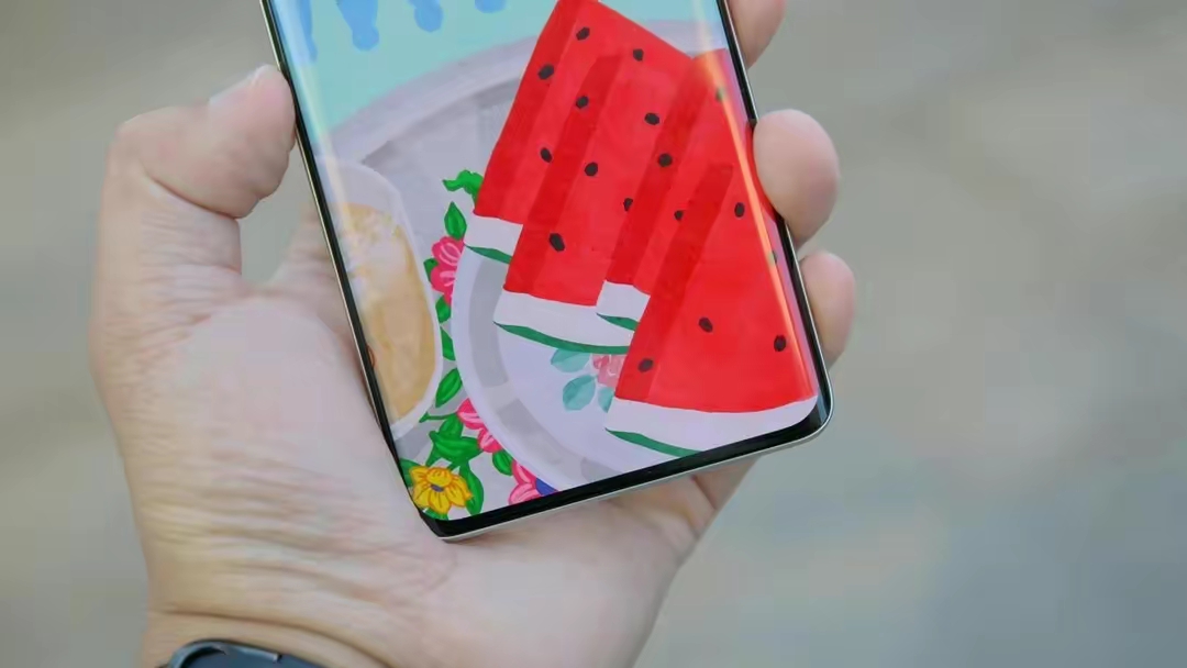 外观极为相似，荣耀70和真我10Pro+对比，买谁更划算？