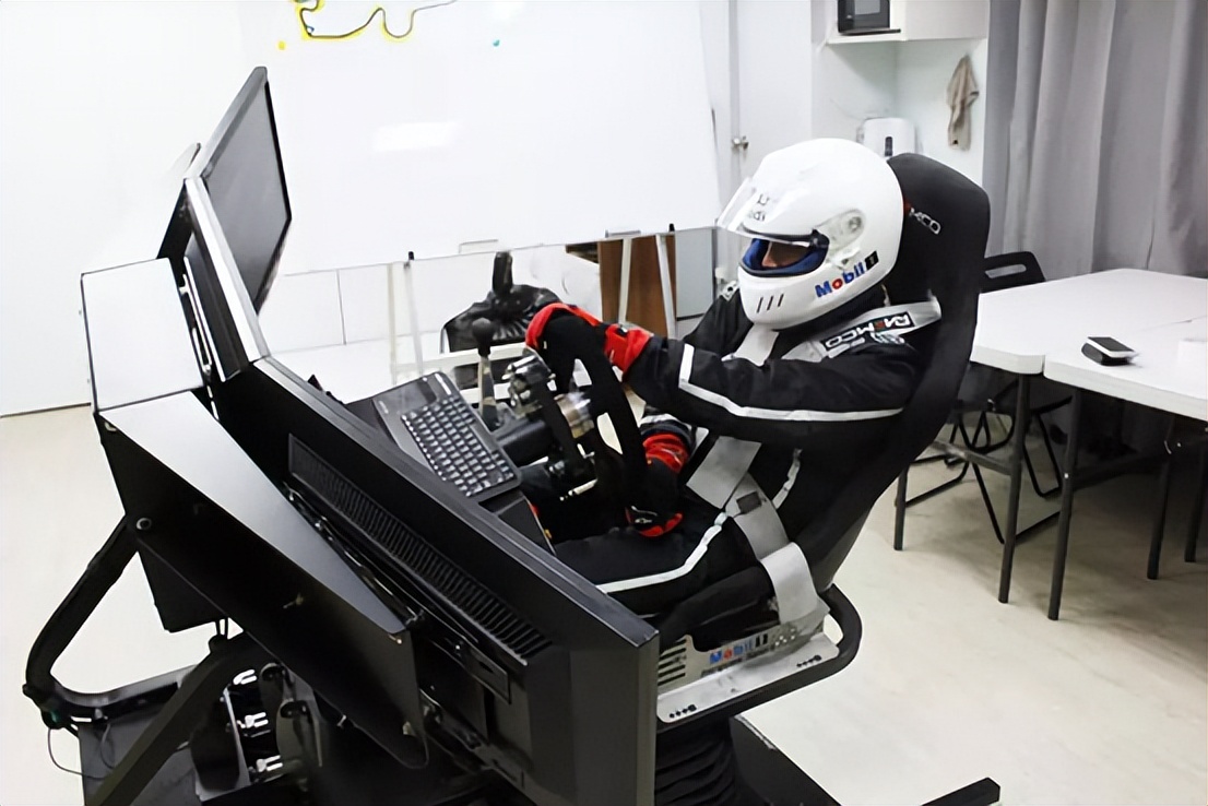 最顶级赛车模拟器全套设备,赛车模拟器入门全套游戏推荐