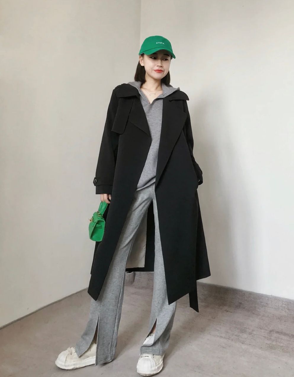 阔腿裤八分裤秋冬穿搭加格子大衣,阔腿裤开叉牛仔裤配什么外套洋气